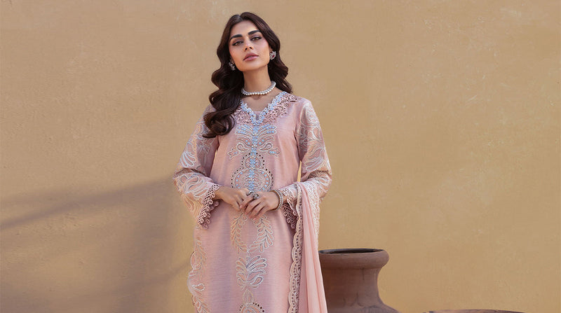 The Elegance of Expression: Saira Shakira’s Signature Pakistani Women Dresses