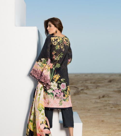 Whimsy Wanderer – Onyx
